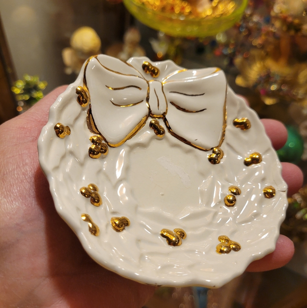 Duo of Vintage Wreath Trinket Dishes ~ 1960s Hobbyist ~ Candle Holder Trinkets - Picture 3 of 16